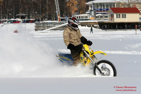 060401 Cross på isen 073