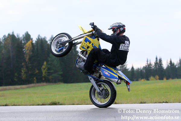 061015 Wheelie 111