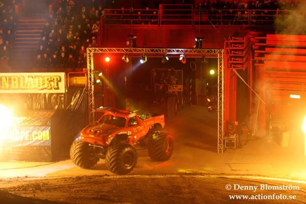 061110 Monster Jam 100
