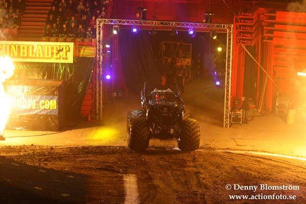 061110 Monster Jam 105