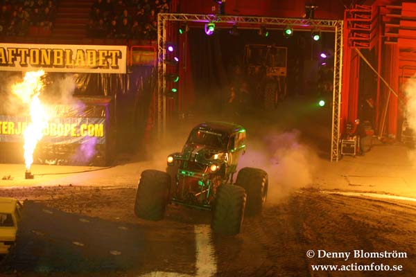 061110 Monster Jam 108