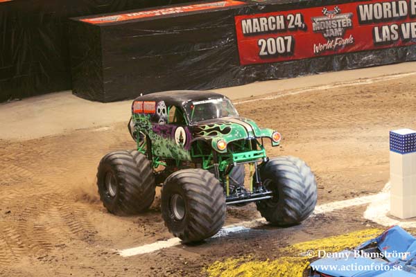 061110 Monster Jam 150