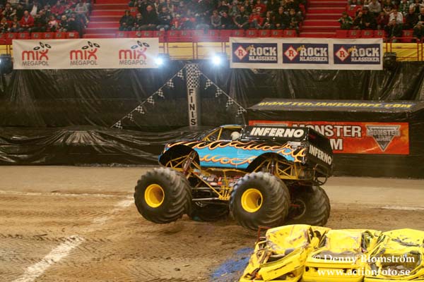 061110 Monster Jam 160