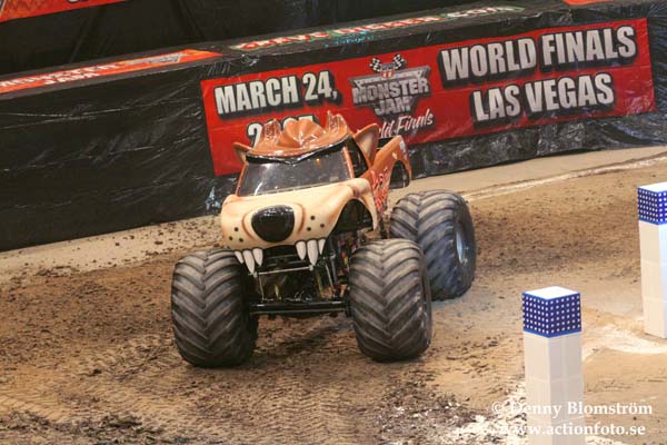 061110 Monster Jam 176